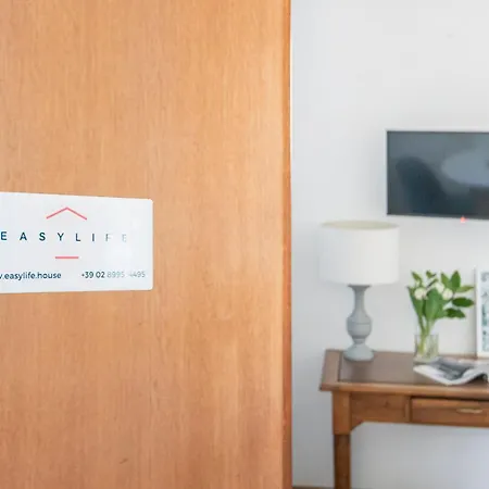 Amazing studio in San Babila-3